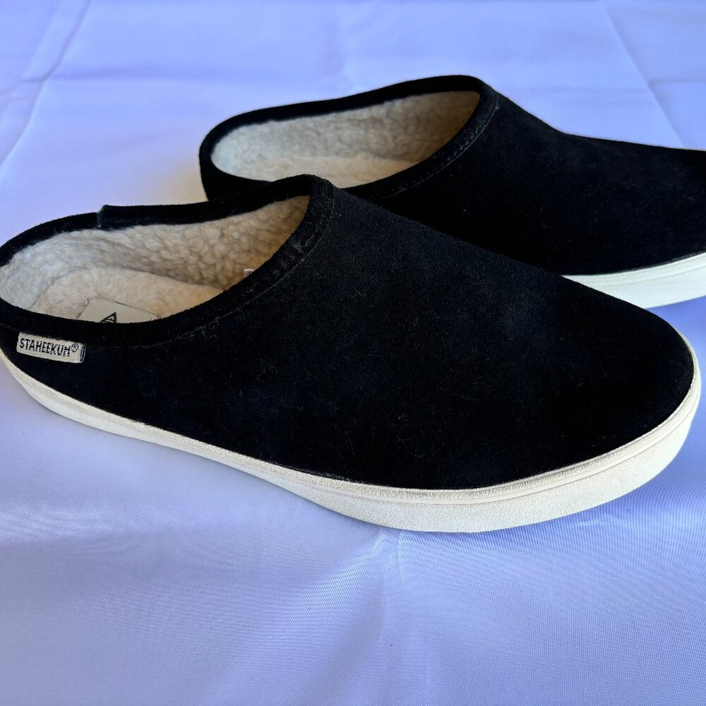 Women's Black Suede Staheekum
